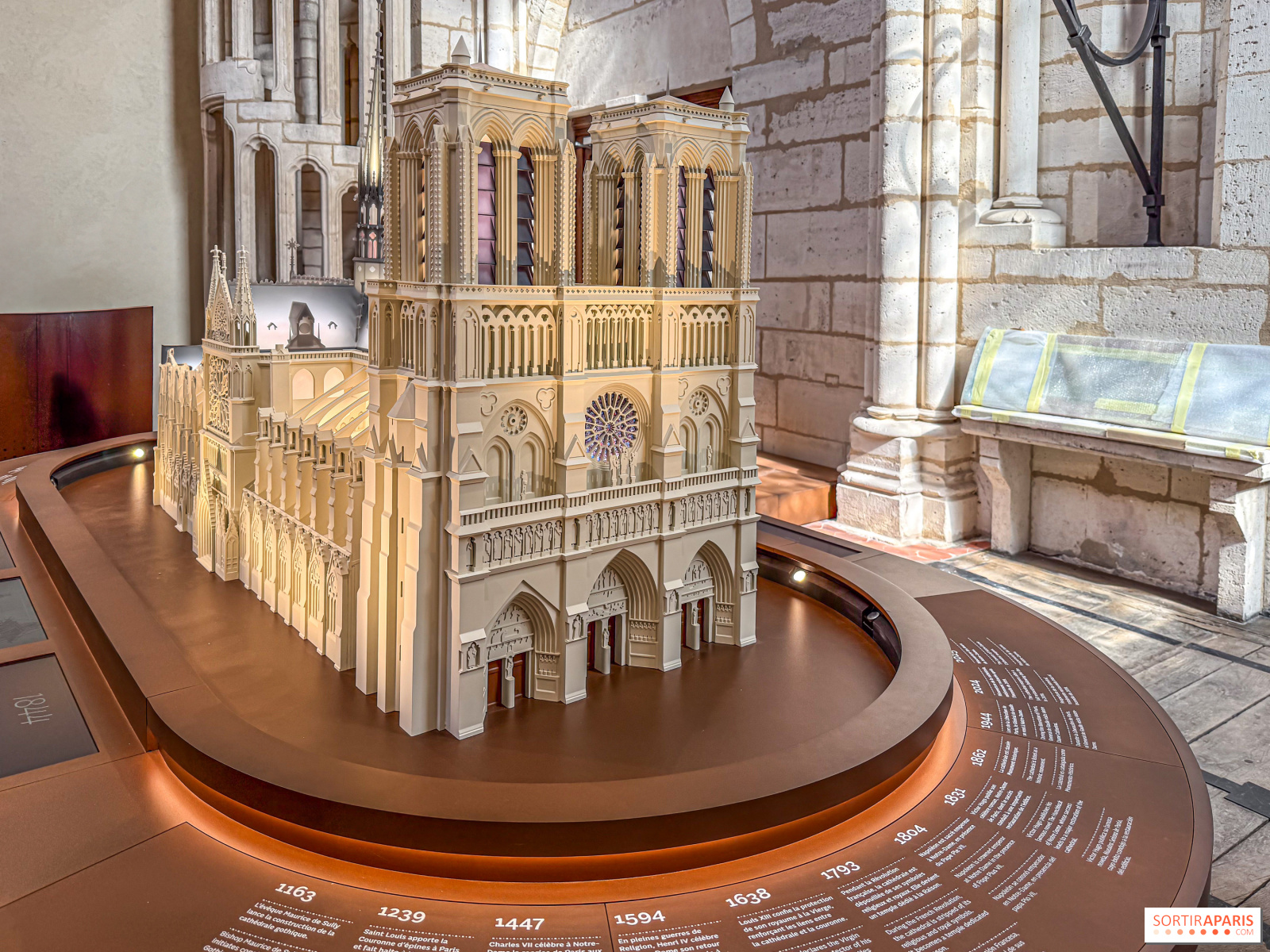 パリ・ノートルダム寺院の塔巡り：新しい旅程で再開 - Sortiraparis.com