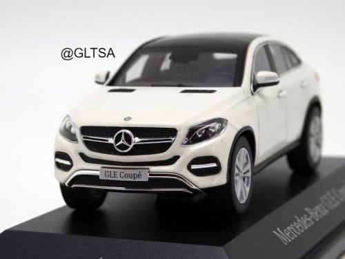 RARE Mercedes-Benz GLB-Class (X247) Digital White 1:43 Spark