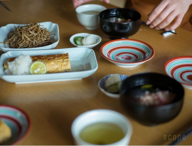 販売終了】東屋 / 赤丸｜手挽き・手描きの上絵小皿