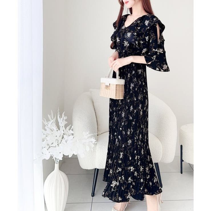 mily bilet】優雅にスタイルアップ。フリル襟花柄肩スリットワンピース