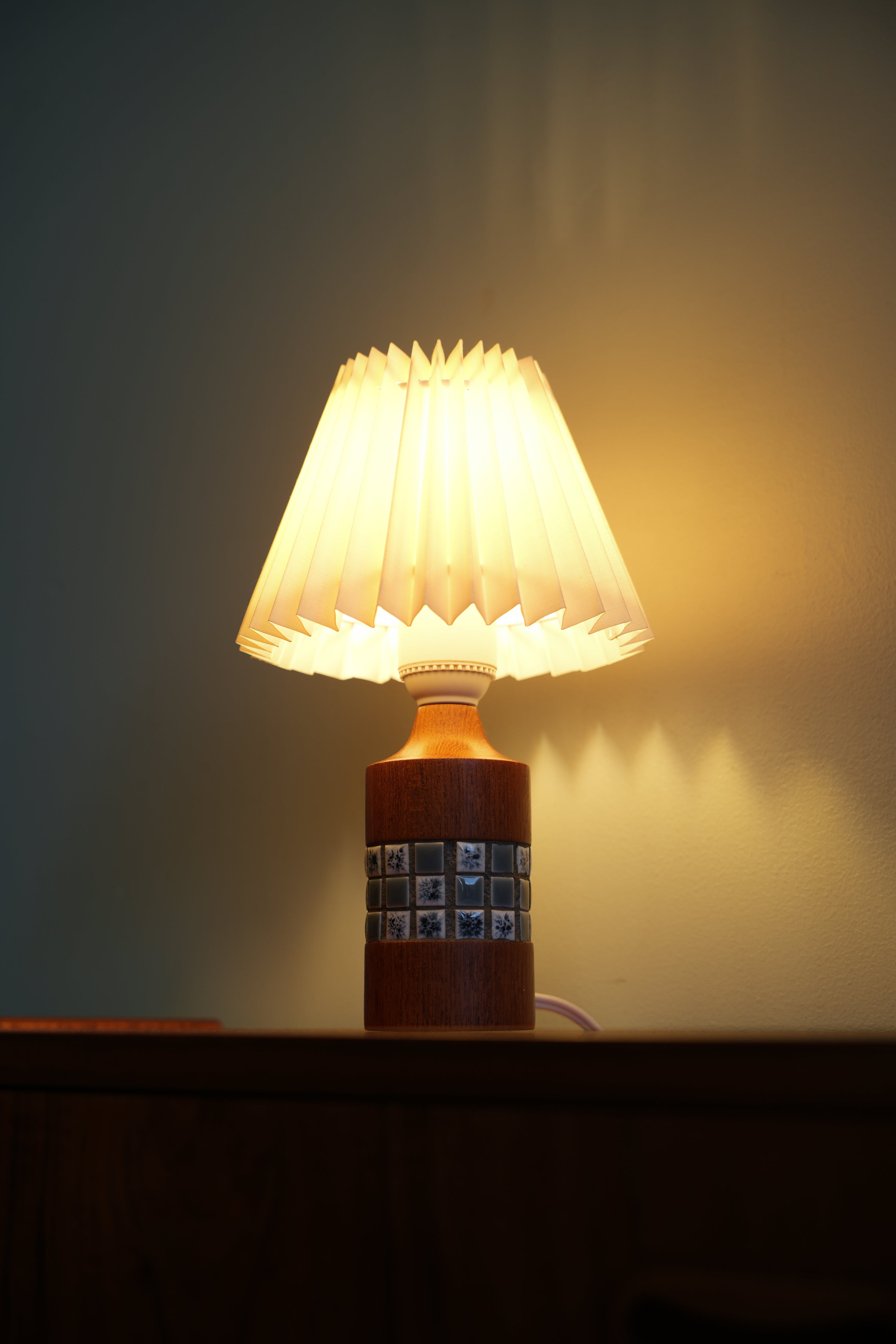 スウェーデンヴィンテージ テーブルランプ チーク材 照明 北欧