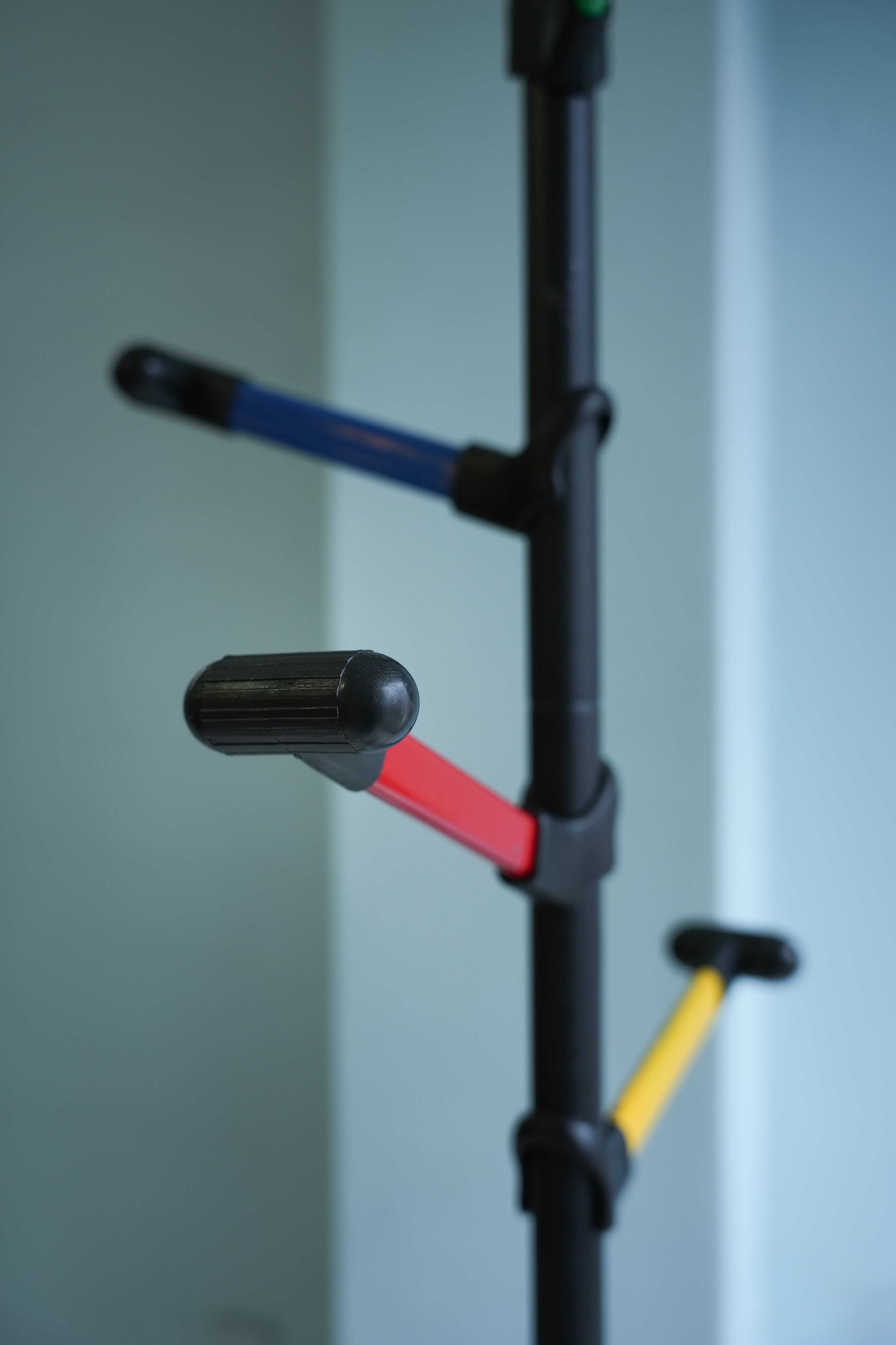 ポストモダンデザイン ポールハンガーラック/Postmodern Design Pole