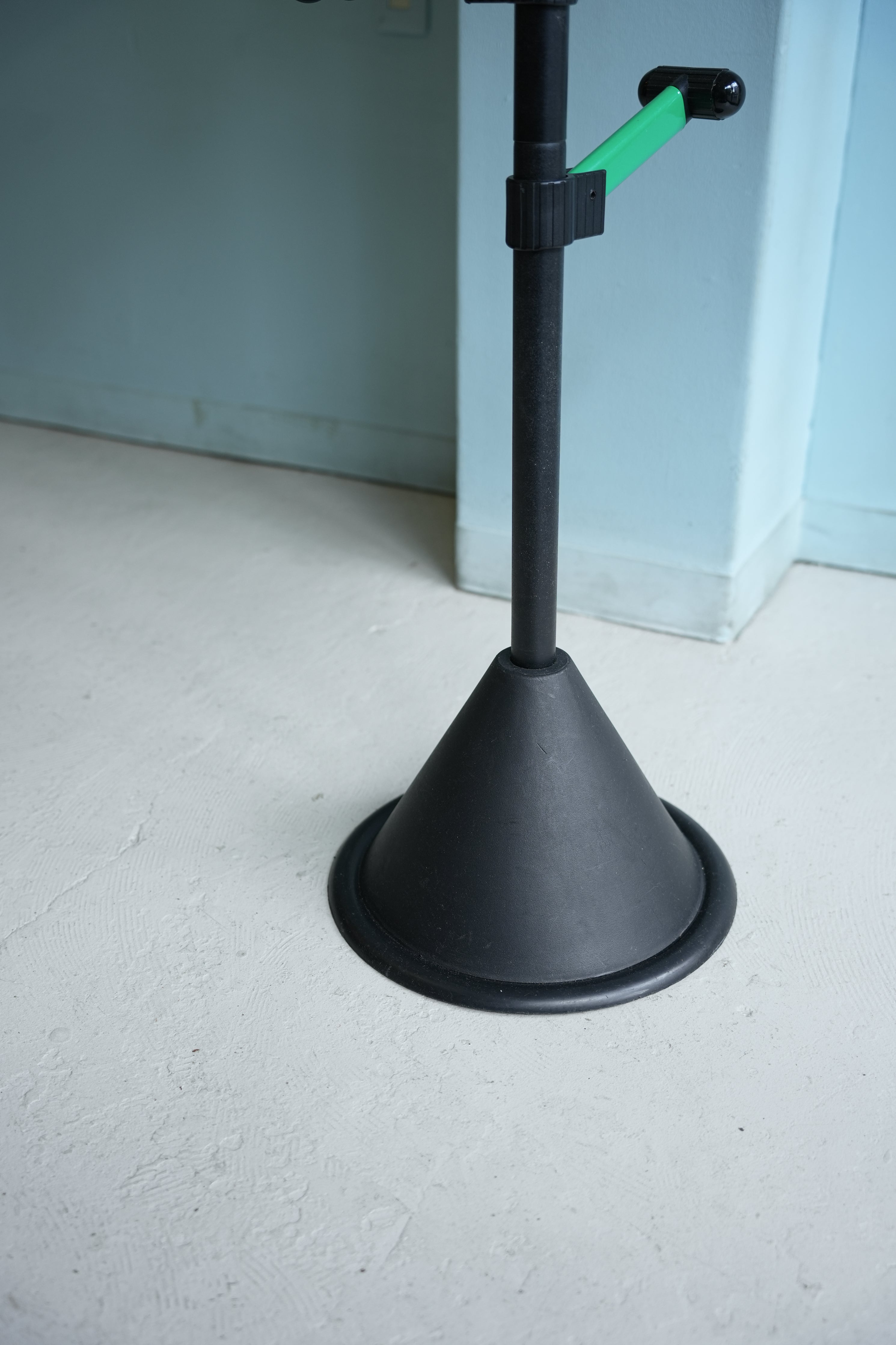 ポストモダンデザイン ポールハンガーラック/Postmodern Design Pole