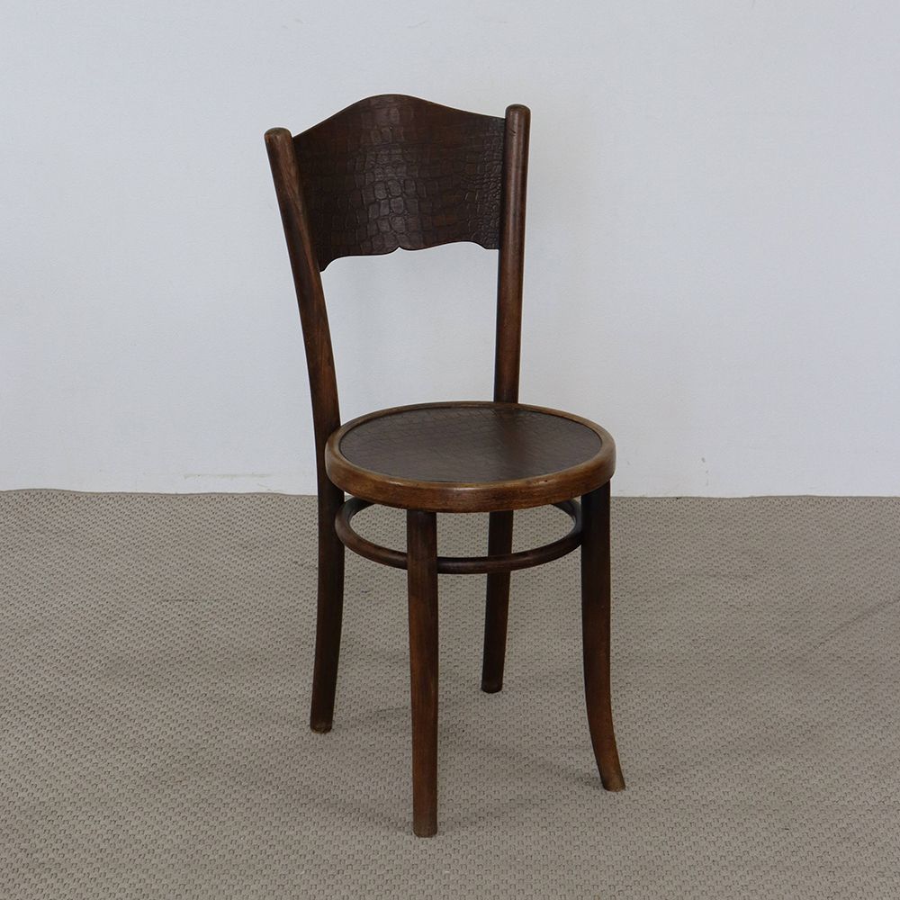 クロコ模様です♪ ベントウッドチェア／THONET AA1-NNBW-007