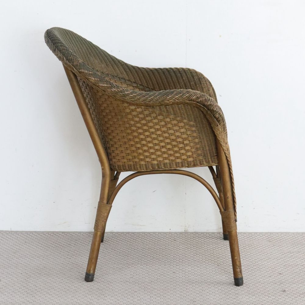 シャビーなコーナー作りに♪ ロイドルームチェア VC107-038