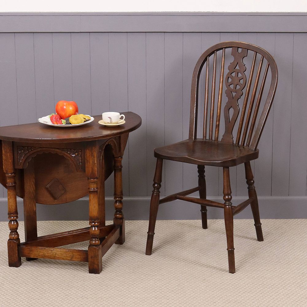 背板のモチーフは車輪の形♪ ホイールバックチェア VC110-030