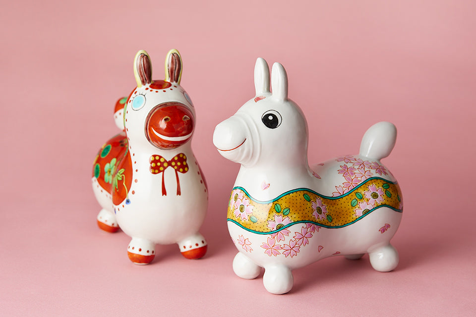 九谷焼ロディ 勝部明美作 赤木米縁起尽し文 [RO-4]｜Discover Japan