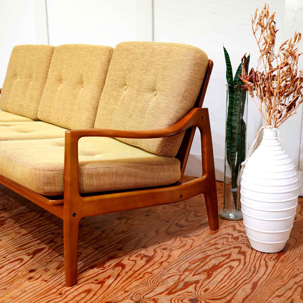 カリモク60 フレームチェア 3シーター 3Pソファ マスタードイエロー