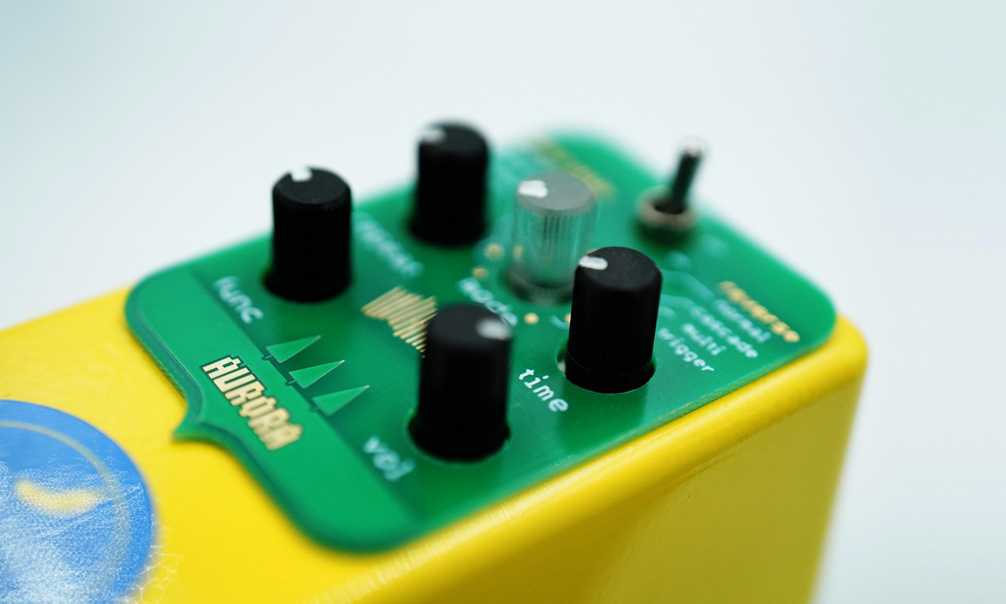 AURORA Pitch shift delay pedal