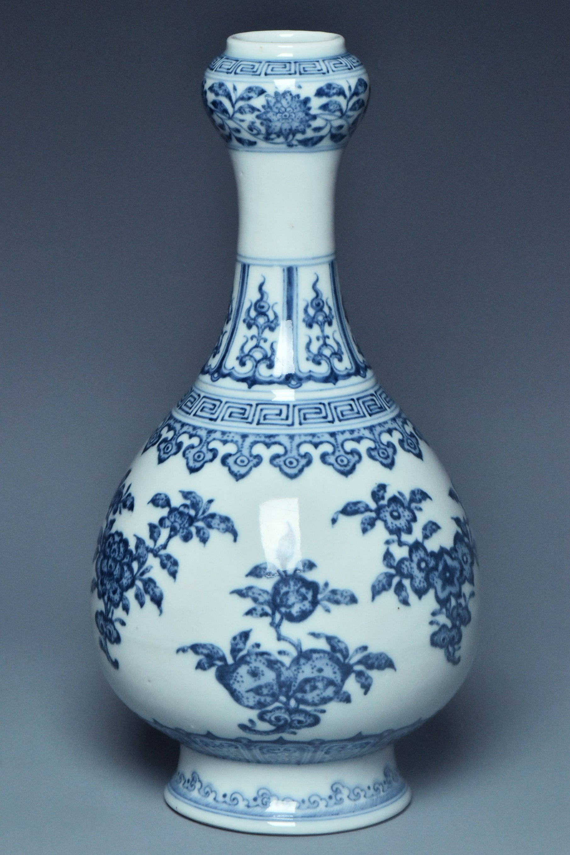 107： 清乾隆青花瓷瓶款识及年款– Rivertownantiquesauctions