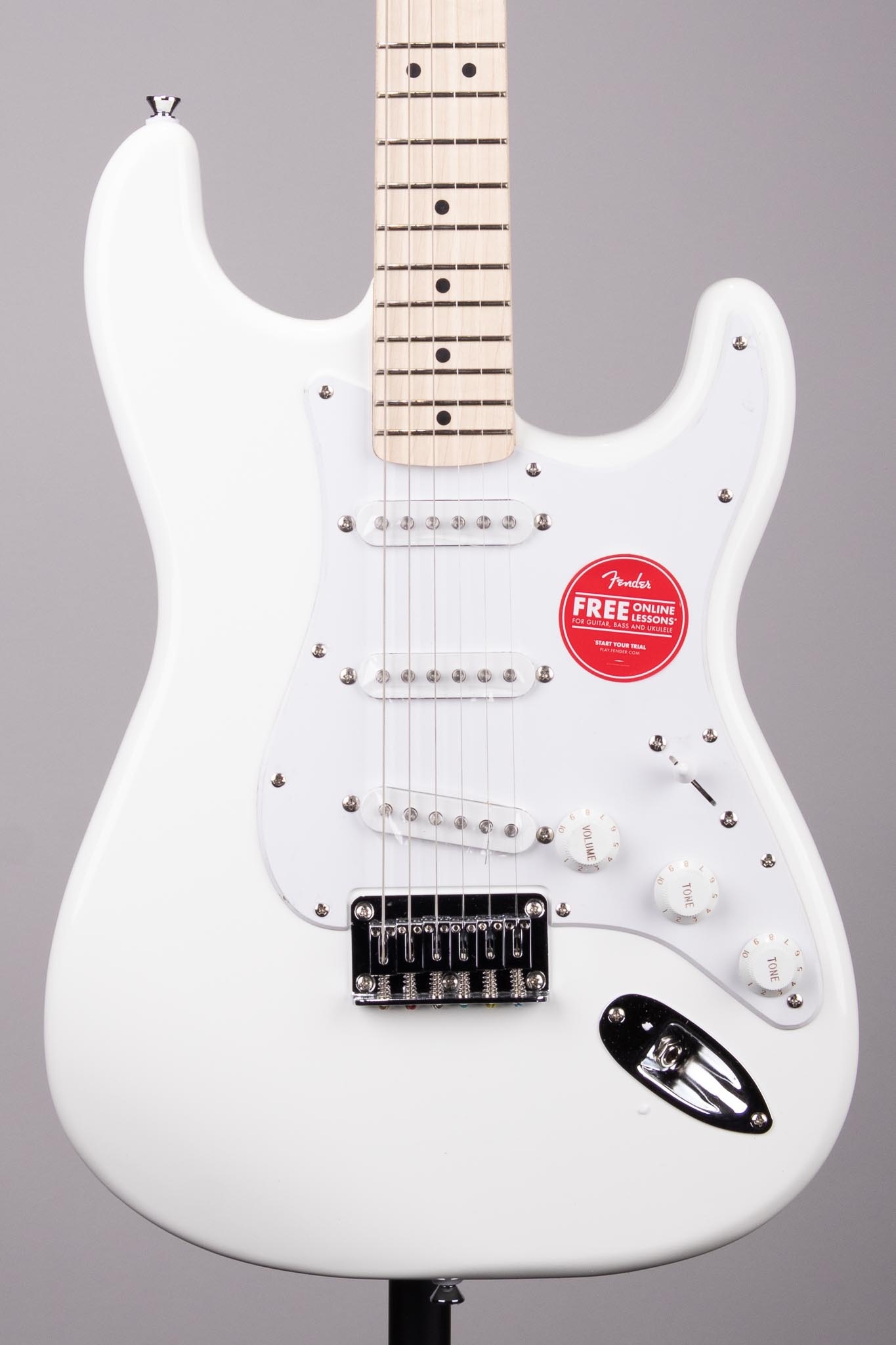 Squier Sonic Stratocaster HT – Arctic White, Maple Fingerboard