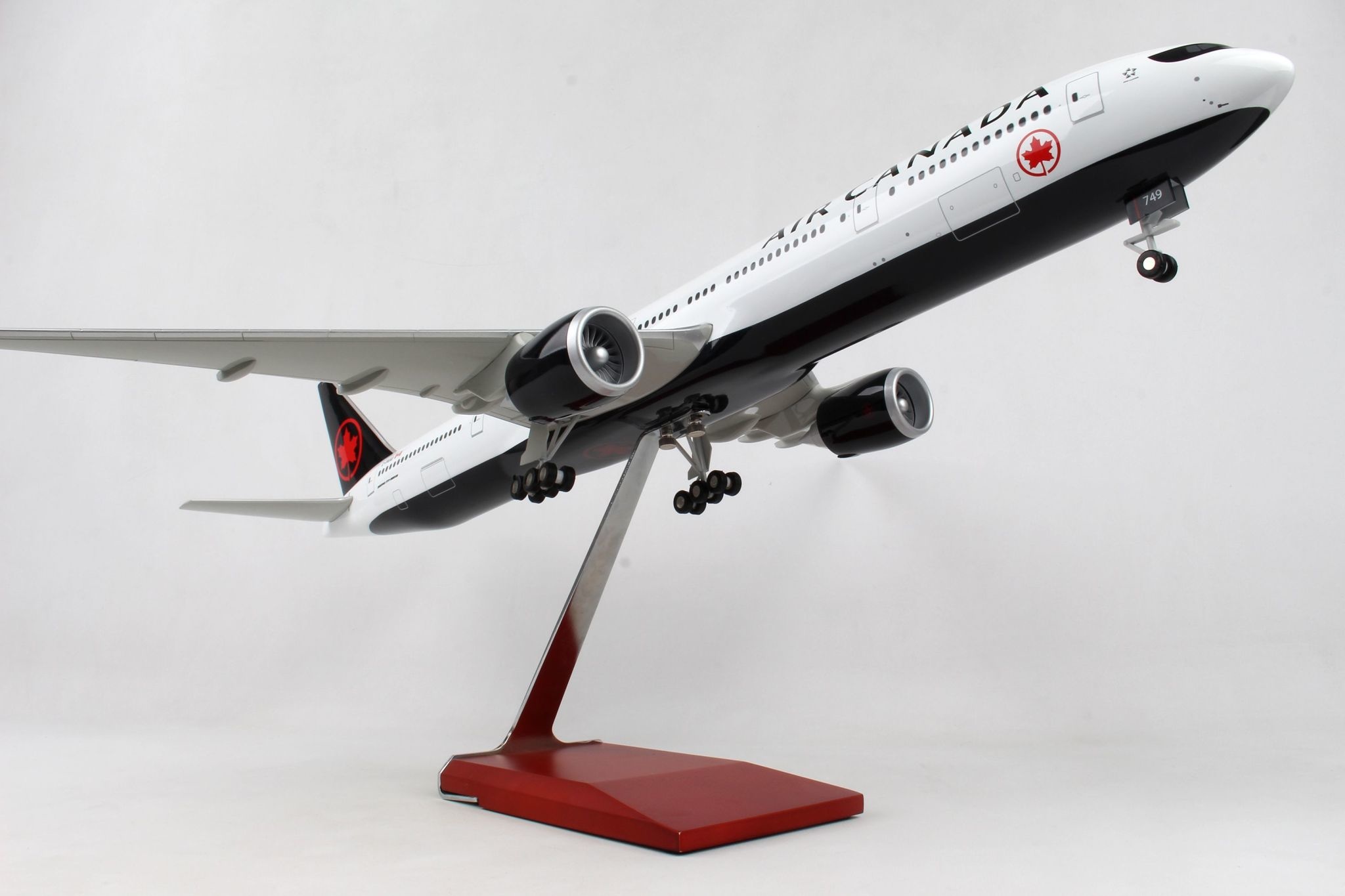 B777-300ER Air Canada 1:100 Wood Stand & Gear - avworld.ca