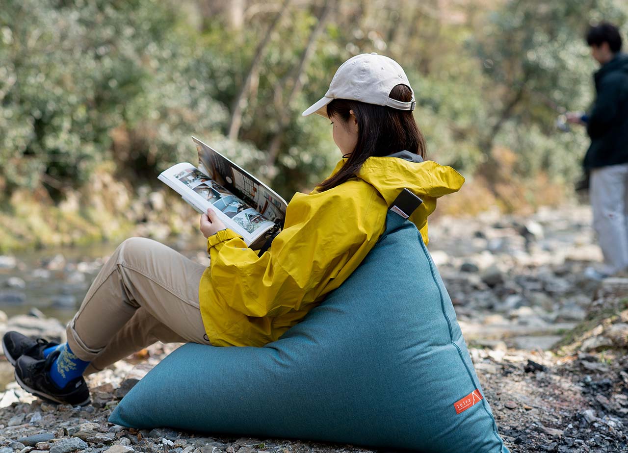 テトラ / FAIRLADY Z | 上質なビーズクッション ソファ - NISSAN×tetra