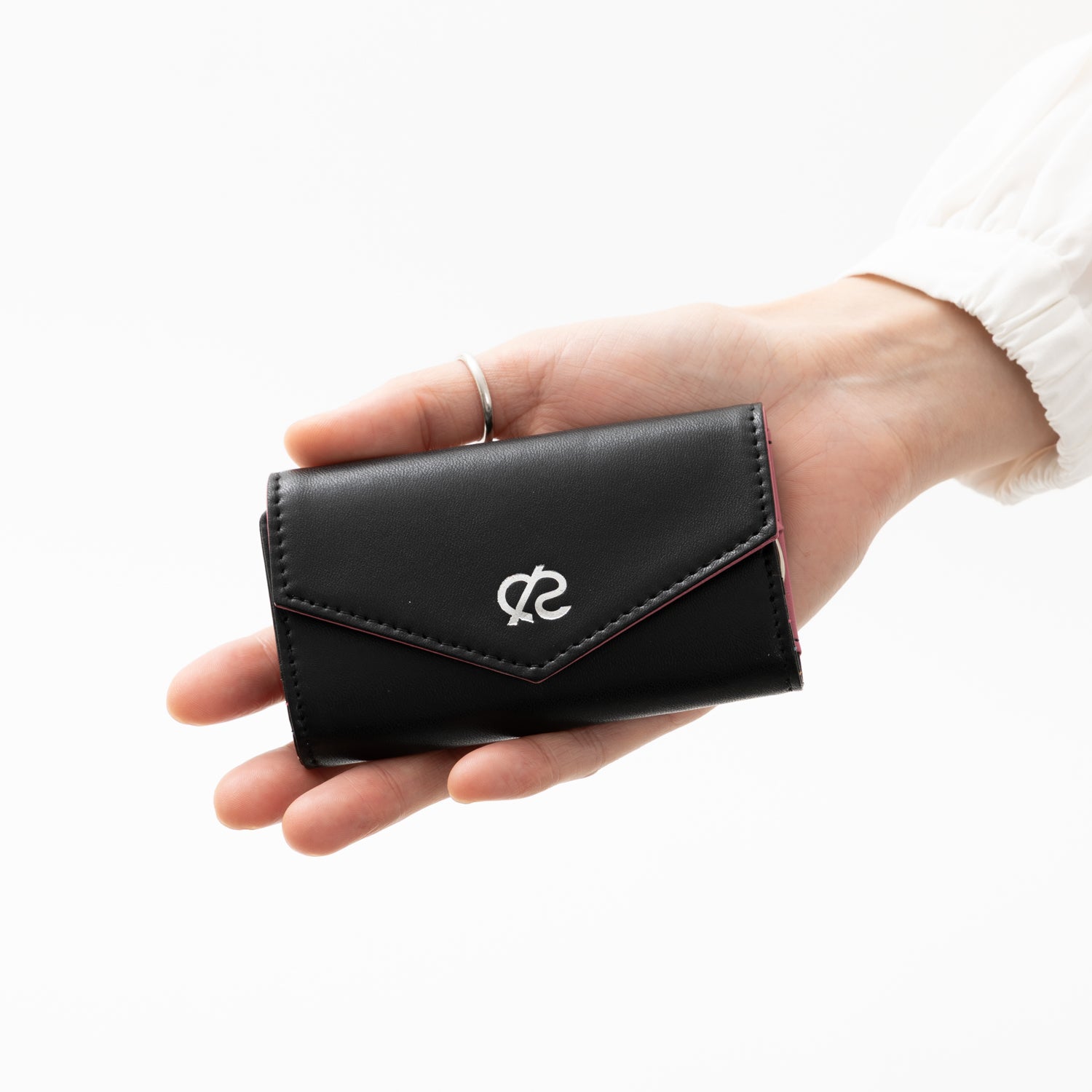 城瀬由鶴 モデル ビーズストラップ＆IDカードケース セット 『ブレイク