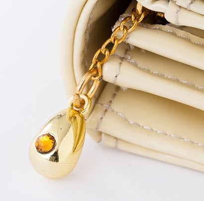 魔法少女まどか☆マギカ』のコラボ長財布はまどか・ほむら・マミ