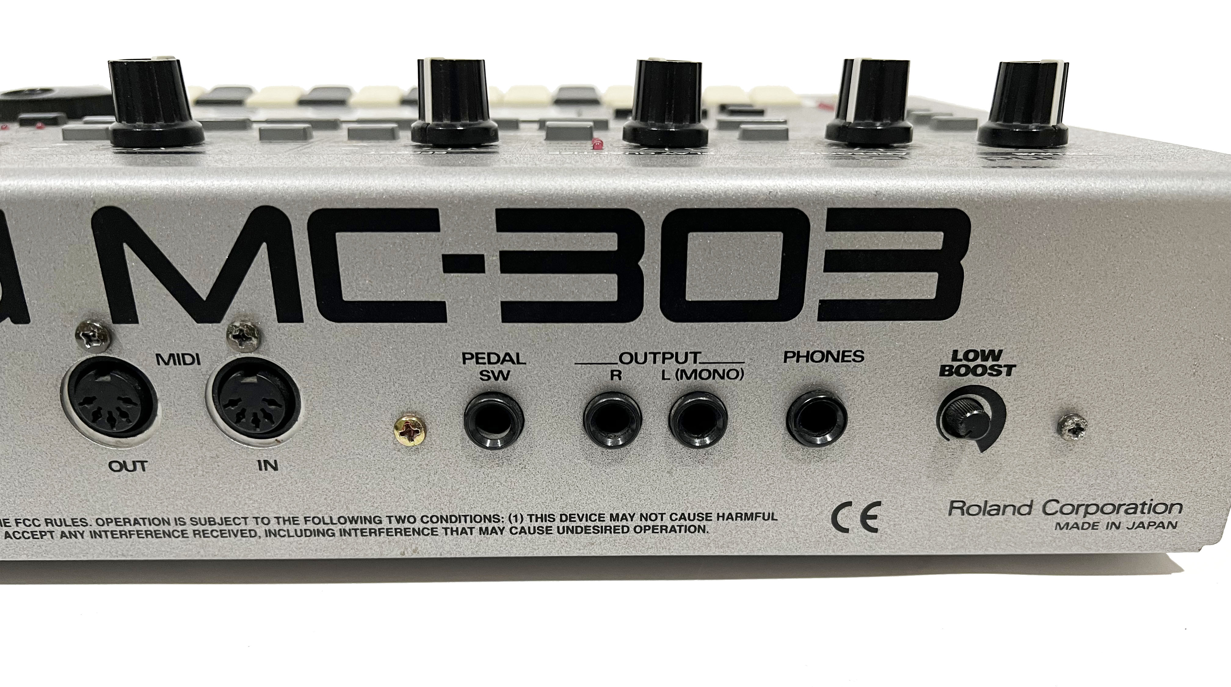 Roland MC-303 Groovebox - Syntaur