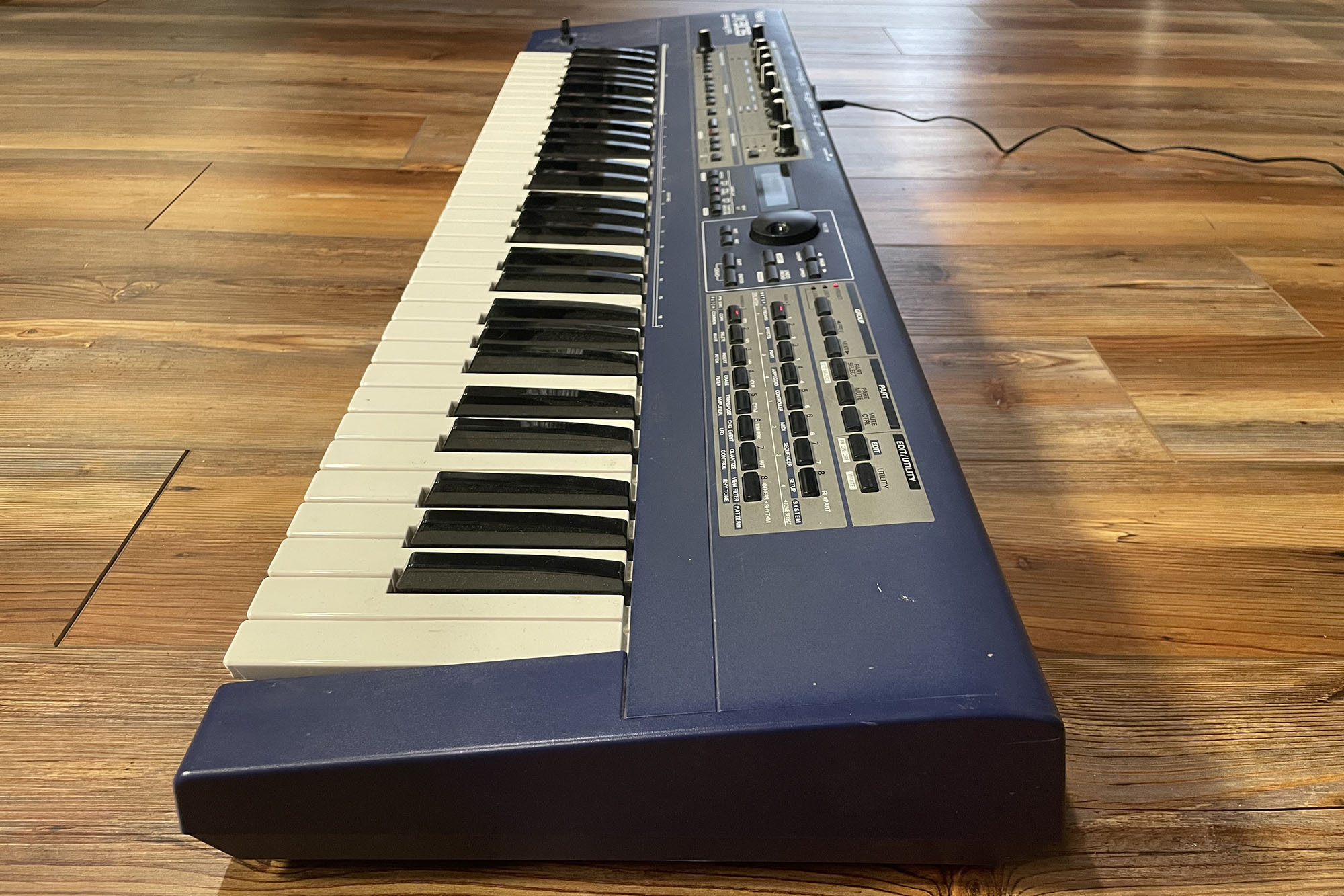 Roland JX-305 - Syntaur