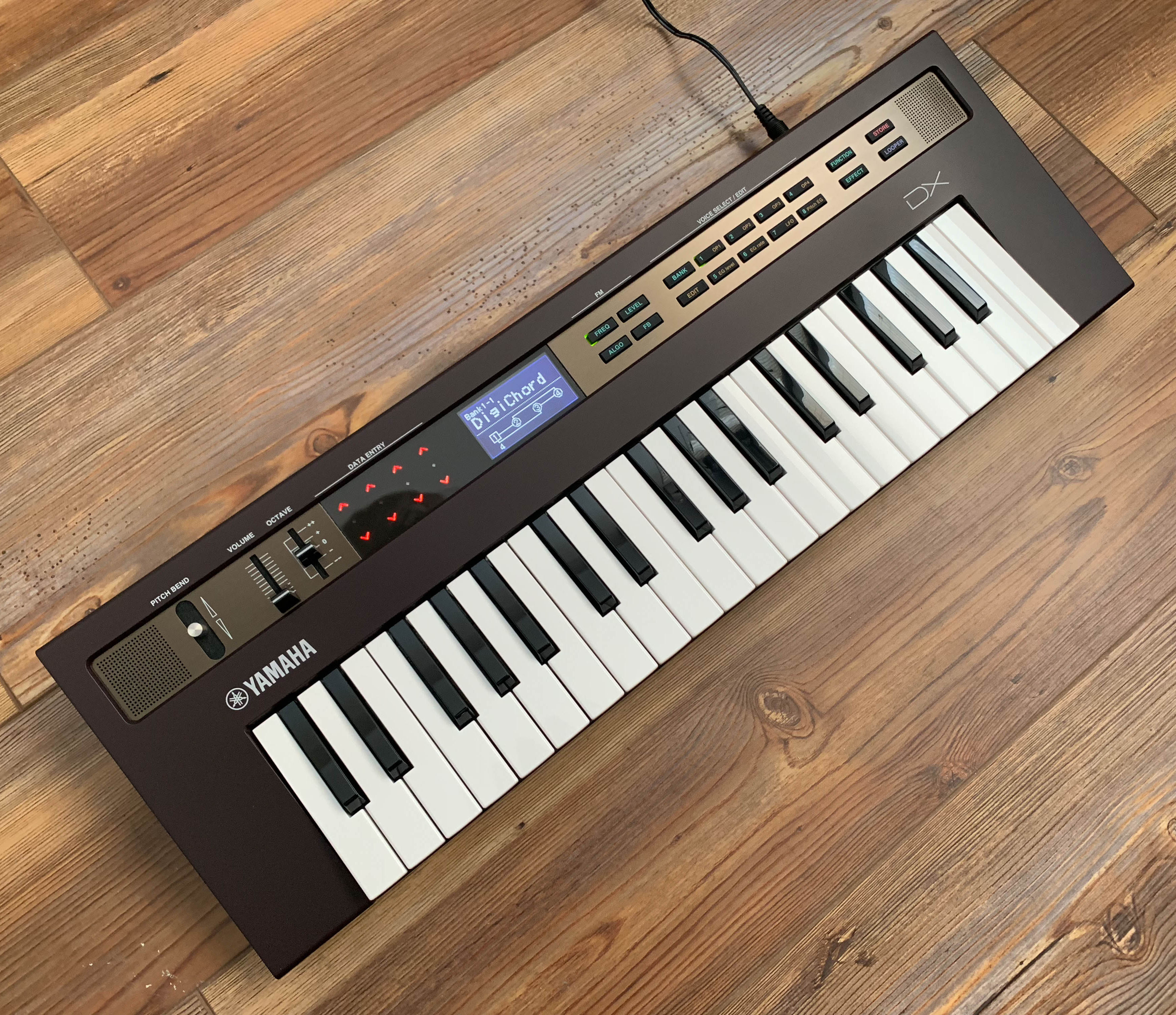 Yamaha Reface DX photo gallery - Syntaur