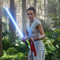 スター・ウォーズ／スカイウォーカーの夜明け』レイの衣装にはレイアへ