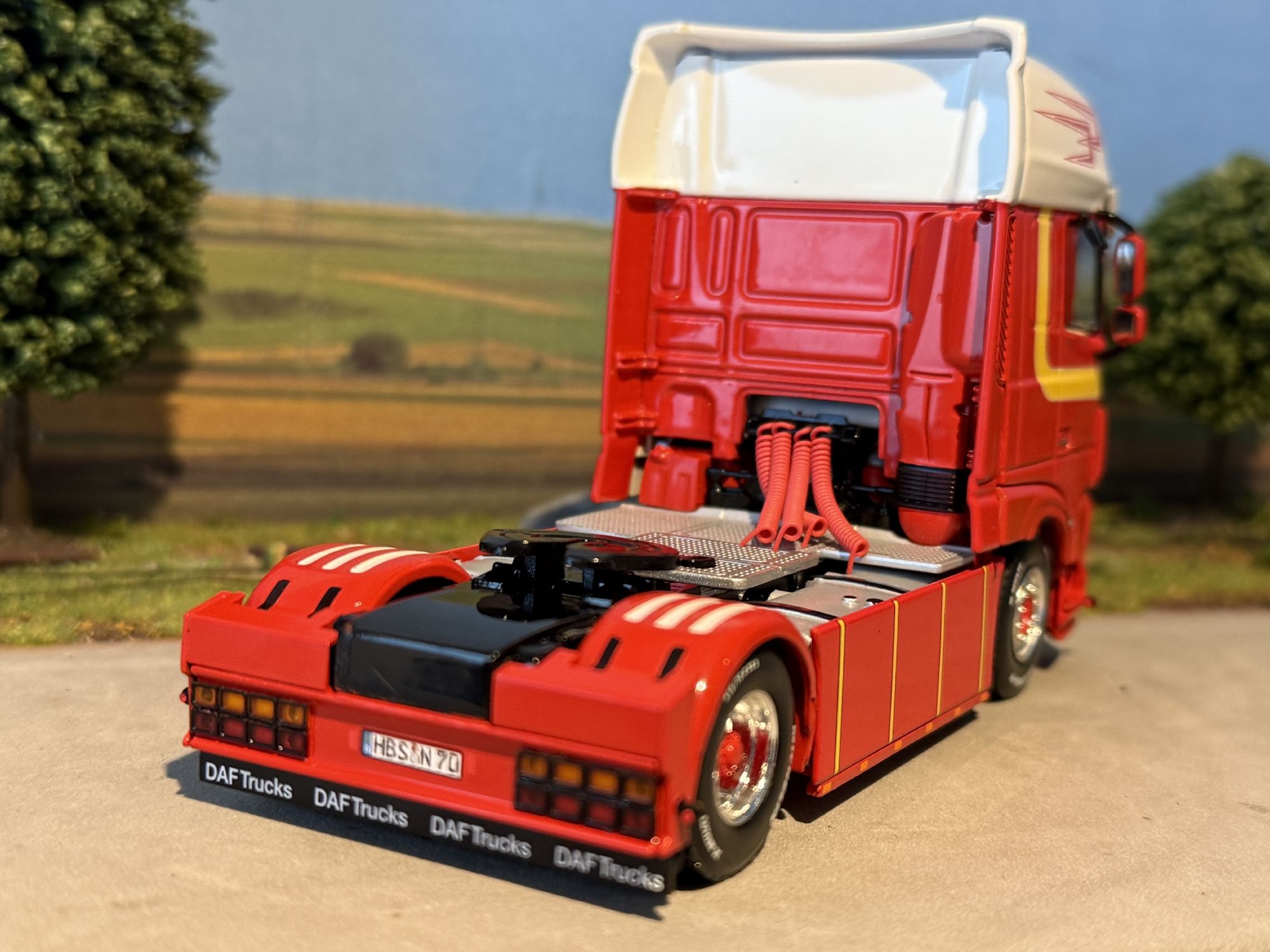 WSI DAF XF Super Space Cab MICHAEL / NAUJOK - Miniatuurshop.com