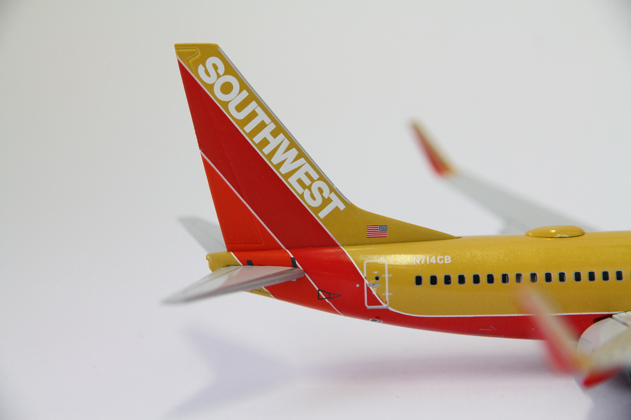 1:200 Southwest Airlines Mustard B737-700 N714CB Gemini200