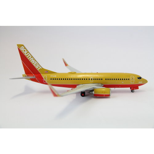1:200 Southwest Airlines Mustard B737-700 N714CB Gemini200