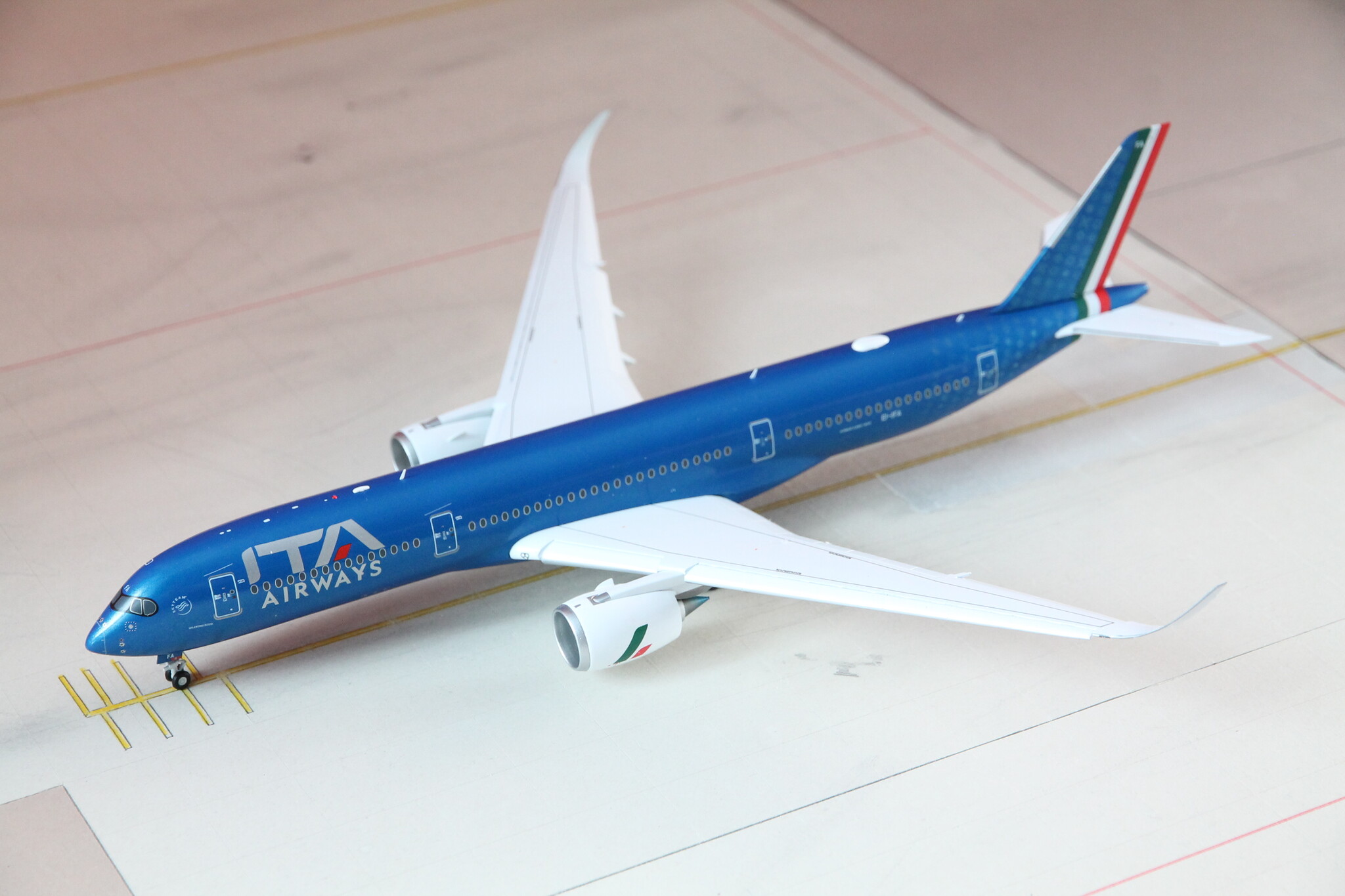 1:200 ITA Airways Airbus A350-900 EI-IFA XX20302A JC Wings