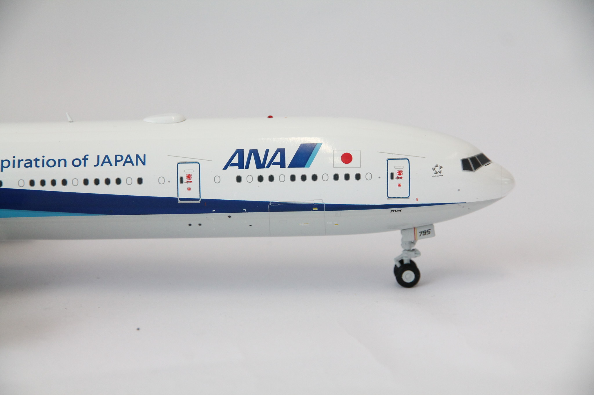 1:200 ANA Boeing 777-300 Flaps Down JA795A EW277W004A - Diecast