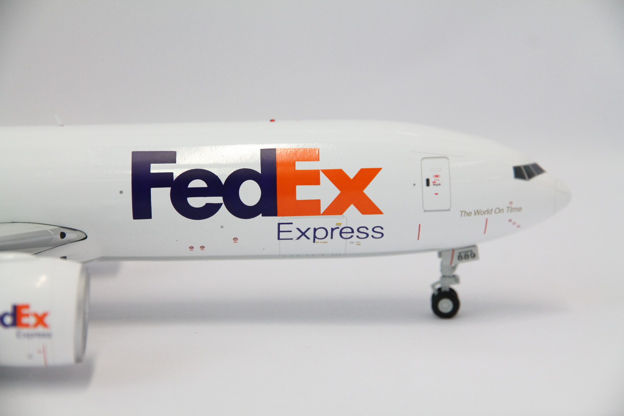 1:200 FedEx Boeing 777-200F N889FD Gemini200 G2FDX1070 - Diecast