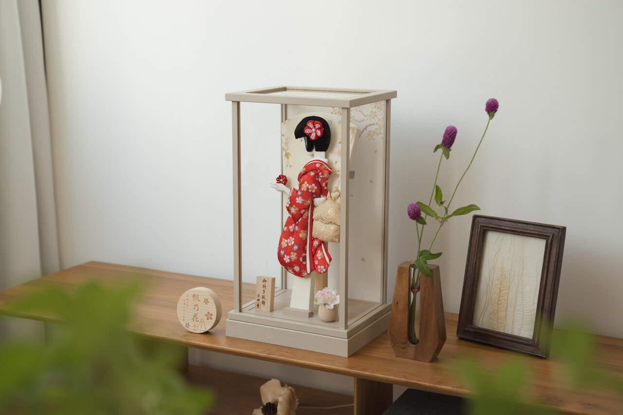 コンパクトでかわいい「ことの羽子板」