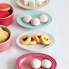 ル・クルーゼ[Le Creuset]のミニ・オーバル・プレート(5枚入り