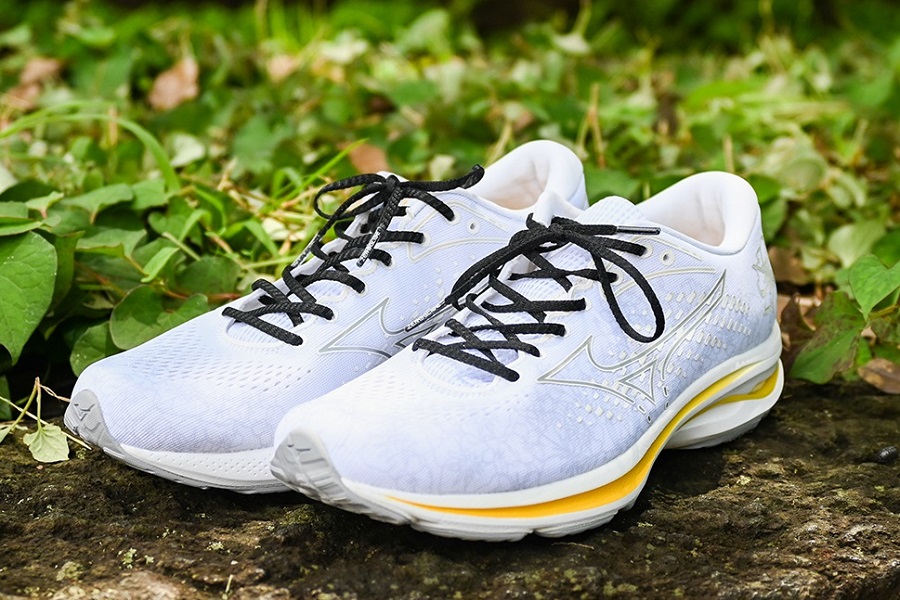 ミズノ『WAVE RIDER 25 HONOLULU』登場！ホノルル限定デザインの注目