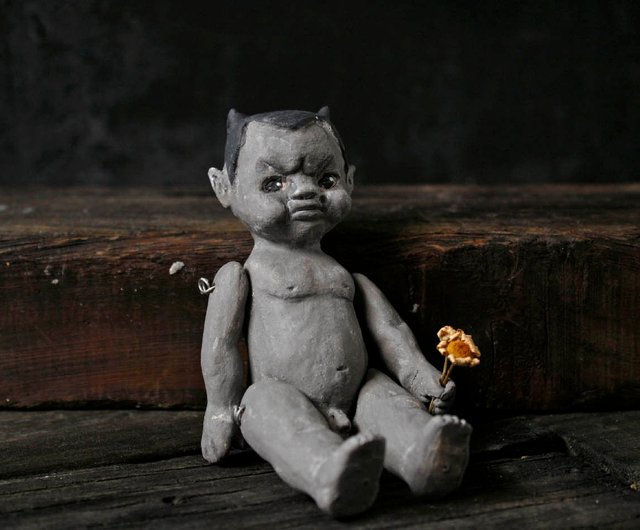 台湾 世に疲れた小悪魔（陶器人形） 暗い不十分地獄店 - Pinkoi