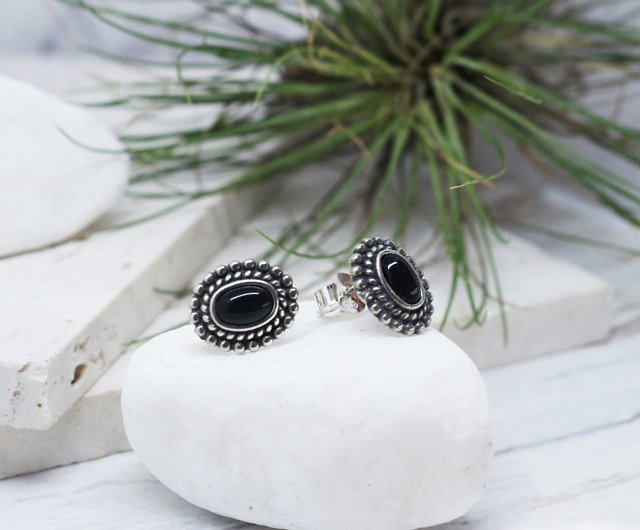送料無料】台湾 【シルバーピアス】ブラックオニキス | オーバルレトロ