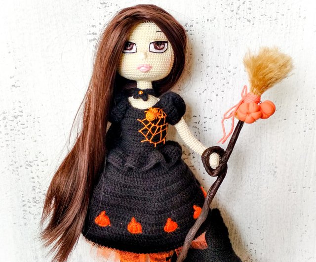 ベラルーシ 手作りの小さな魔女人形。やわらかい魔女人形ハロウィン