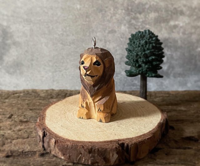 台湾 森の動物 | ライオン 手彫り木製ブロンズキーホルダー/チャーム