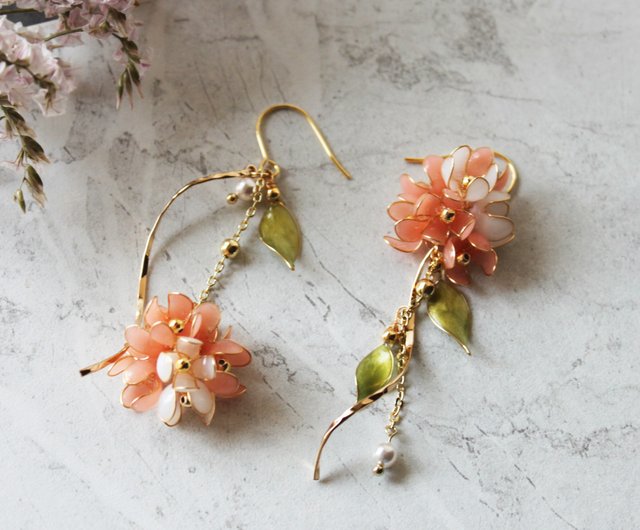 送料無料】台湾 【ロマンティックなフラワーボールのアシンメトリー