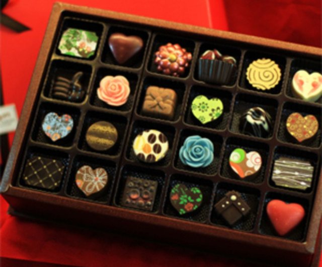 台湾 カラフルなチョコレートギフトボックス - 手作りのファンシー充填