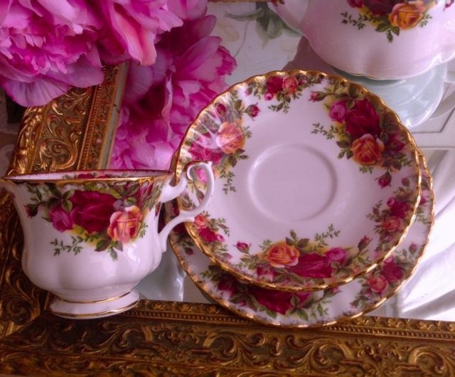 台湾 英国ロイヤルアルバート ロイヤルアルバート フラワーティー