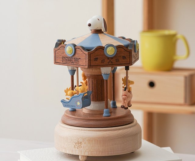 台湾 【スヌーピーメリーゴーランド】PEANUTS ダイナミック