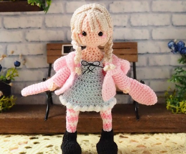 ミニチュア ピンクウサギさんジャケットの女の子 あみぐるみ【受注生産