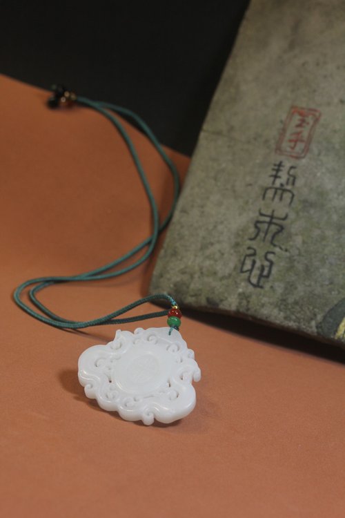 12%OFF】【龍鳳玉佩】逸品 天然和田玉 ペンダント | 古風 縁起物