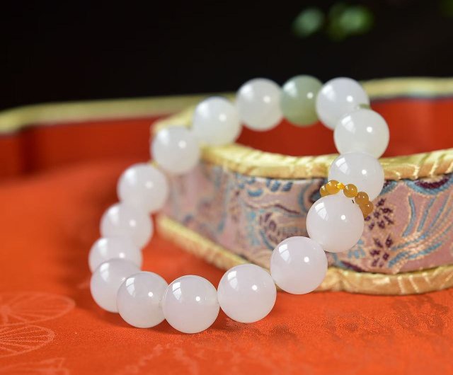 10%OFF】和田玉羊脂玉ブレスレットは吉祥と幸運を意味し、精巧な彫刻が