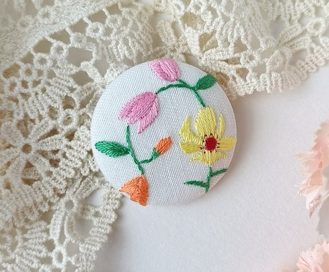 カラフルポップなフラワー刺繍ブローチor刺繍ヘアゴム かなちゃん手