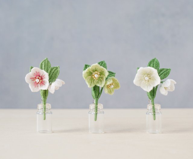 3色から選べる】クリスマスローズのブローチ(受注制作、ハンドメイド