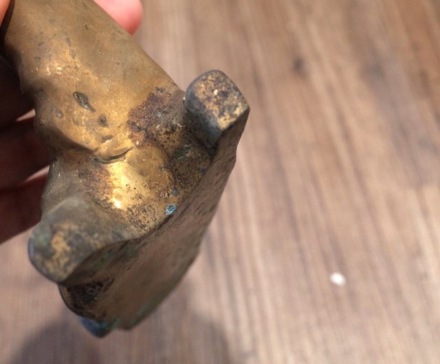 台湾 日本のヴィンテージ。純銅製の鹿の置物。ニホンジカのブロンズ