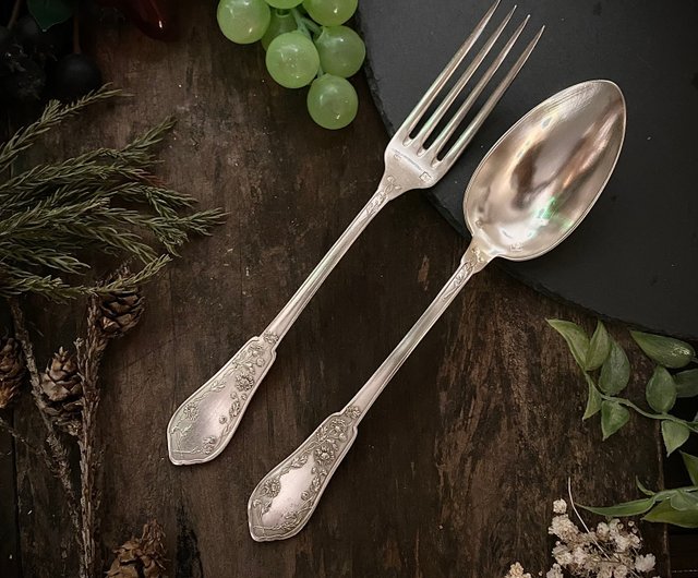 台湾 フランスのアールヌーボー様式のシルバーメッキデイジーレリーフ