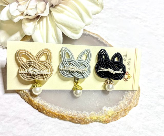 日本伝統】mizuhikii チャーム付き猫ちゃんピアスorイヤリング(3色) ご