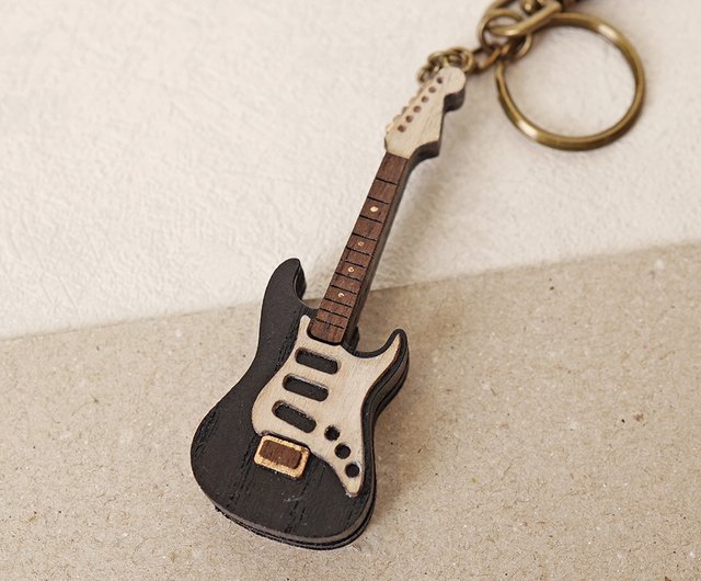 台湾 ブラックエレキギター Fender リアルなエレキギターストラップ