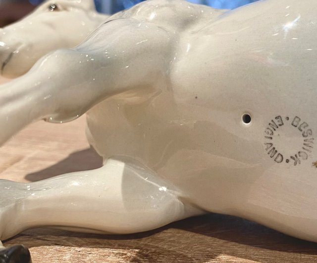 送料無料】台湾 ヴィンテージ英国 Beswick ブランドの陶器 -グレーの馬